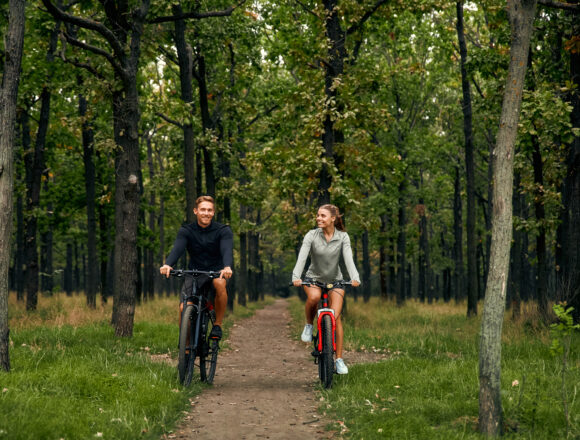 Rowerzyści ocenili klimat rowerowy w&nbsp;powiecie konińskim. Raport 2024 ujawnia najnowsze dane