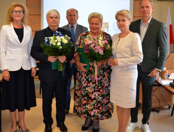 Powiat koniński pożegnał dyrektorów szkół odchodzących na&nbsp;emeryturę