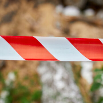 Helenów Pierwszy: matka i&nbsp;dwie córki nie&nbsp;żyją po&nbsp;wpadnięciu do&nbsp;szamba. Policja i&nbsp;prokuratura wyjaśniają okoliczności