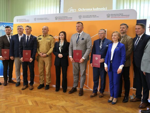 Pierwsze umowy na&nbsp;ochronę ludności i&nbsp;obronę cywilną w&nbsp;Wielkopolsce przekazane