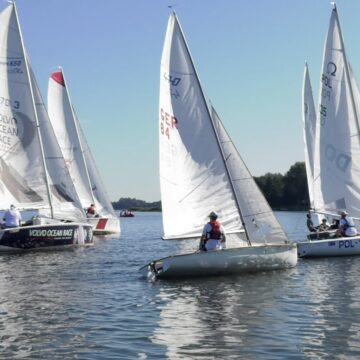 Żeglarskie emocje na&nbsp;Jeziorze Pątnowskim – najlepsi wyłonieni w&nbsp;siedmiu klasach