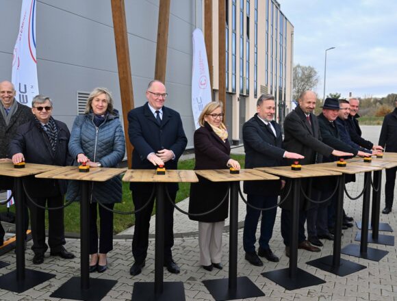 Ciepłownia geotermalna w&nbsp;Koninie oficjalnie otwarta