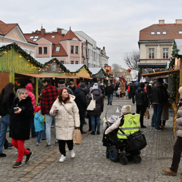 Świąteczna atmosfera na&nbsp;Placu Wolności. Jarmark Bożonarodzeniowy w&nbsp;Koninie dobiegł końca