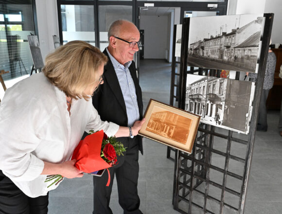 Konin zatrzymany w&nbsp;kadrze. Otwarto wystawę fotografii Jana Sochackiego