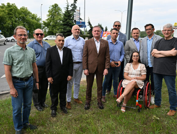 Konin uczcił rocznicę wyborów 4 czerwca. Spotkanie przy rondzie Tadeusza Mazowieckiego