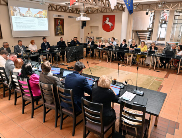 ZYB_7042 Referendum czy wotum zaufania? Gorąca debata podczas sesji Rady Miasta Konina